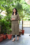 Vaidehi Golden Lattice Kurta Set